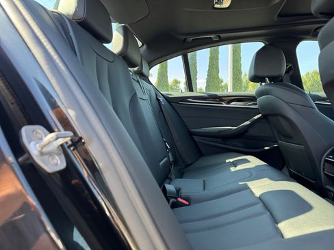 Used 2019 BMW 530e w/ Convenience Package RWD image 18