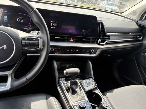 Certified 2025 Kia Sportage EX image 21