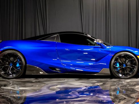 Used 2020 McLaren 720S Spider image 3