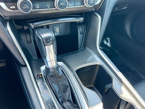 Used 2018 Honda Accord EX-L image 16