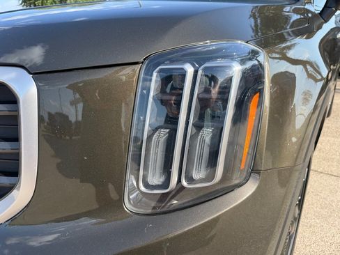 Used 2023 Kia Telluride S FWD image 9