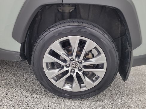 Used 2022 Toyota RAV4 XLE Premium FWD image 9