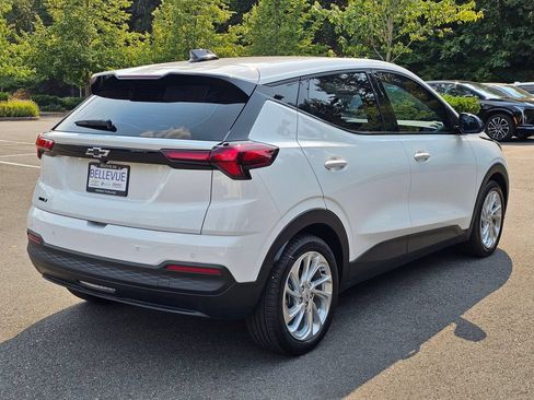 New 2027 Chevrolet Bolt LT w/ Comfort Package FWD image 5