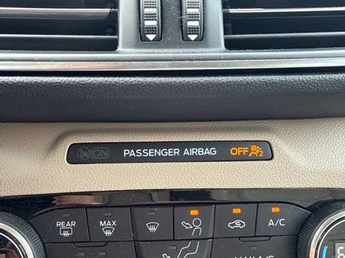 Used 2021 Ford Escape Titanium AWD/4WD image 14