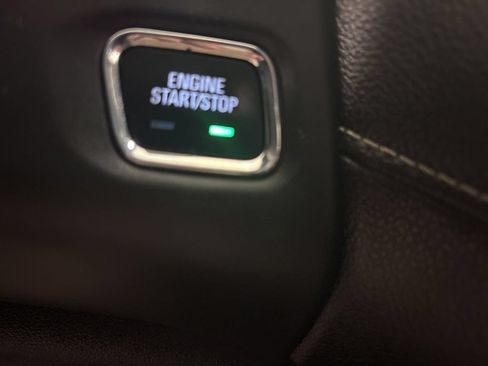 Used 2021 GMC Acadia SLE w/ Driver Convenience Package AWD/4WD image 13