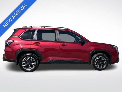 Used 2025 Subaru Forester Premium w/ Convenience Package #2 image 2