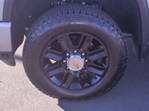 Used 2024 Chevrolet Silverado 2500 High Country w/ High Country Premium Package image 10