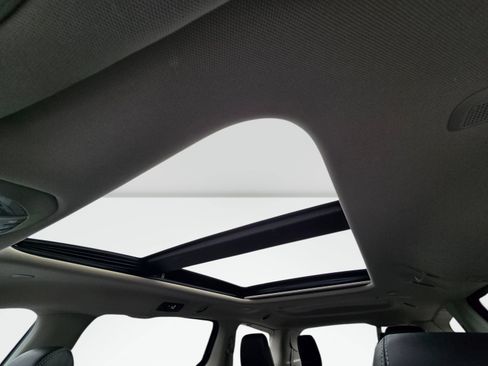 Used 2022 Chrysler Pacifica Limited FWD image 43