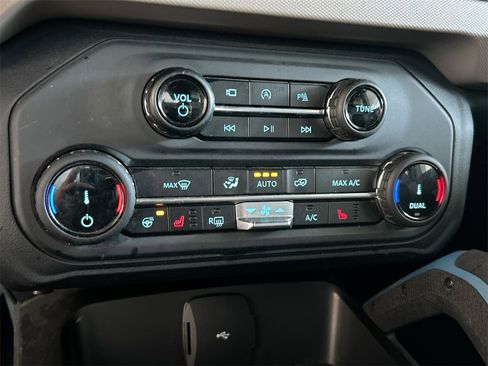 Used 2022 Ford Bronco Wildtrak image 29