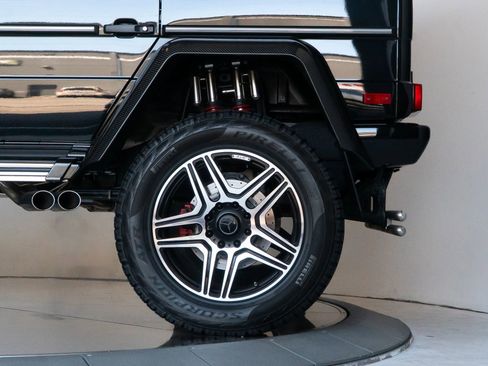 Used 2017 Mercedes-Benz G 550 Squared image 17