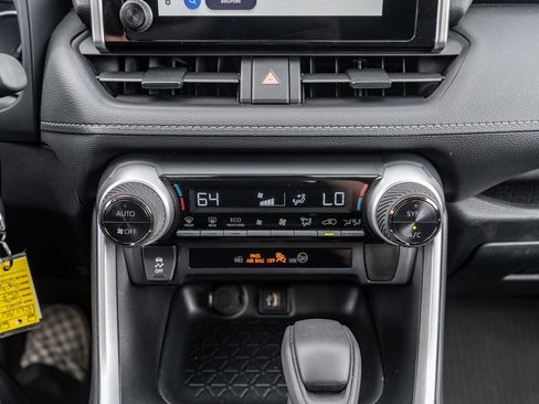 Certified 2025 Toyota RAV4 LE AWD/4WD image 27