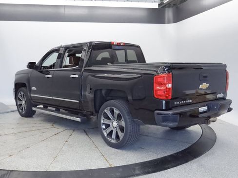 Used 2015 Chevrolet Silverado 1500 High Country w/ High Country Premium Package AWD/4WD image 3