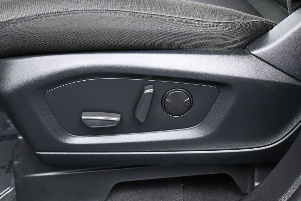 Used 2023 Ford Explorer XLT RWD image 12