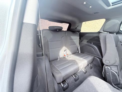 Used 2023 GMC Acadia SLE w/ Driver Convenience Package image 12