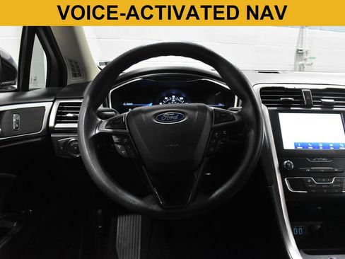Used 2020 Ford Fusion SE FWD image 3