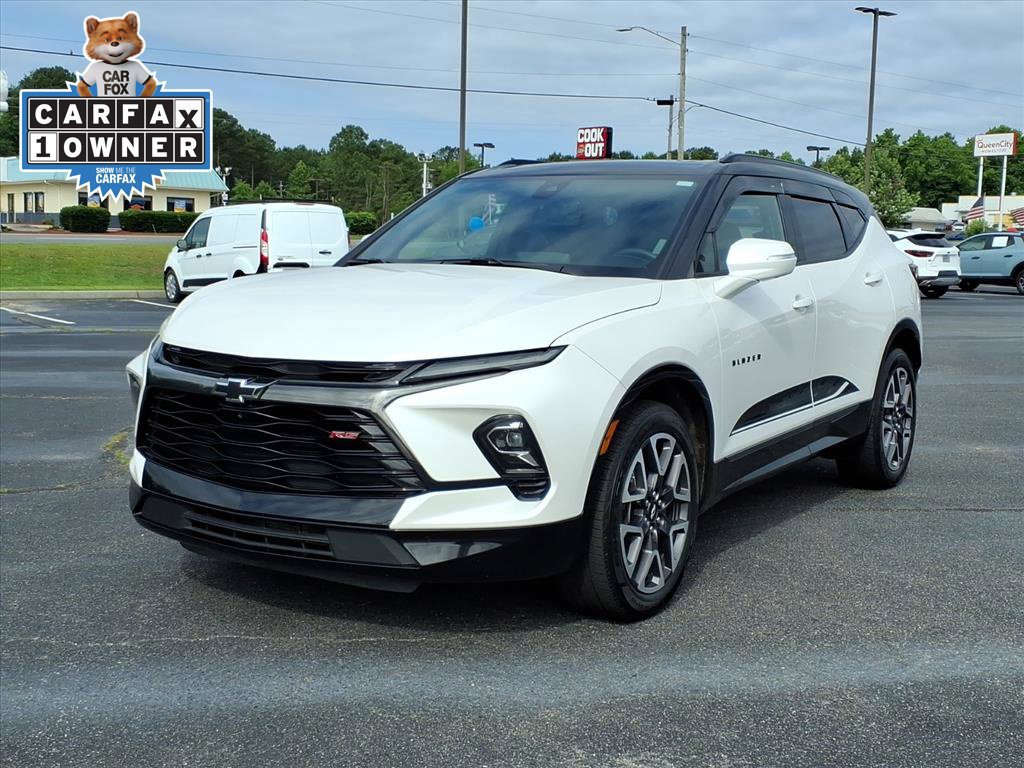 Used 2023 Chevrolet Blazer RS w/ Driver Confidence II Package FWD image 1