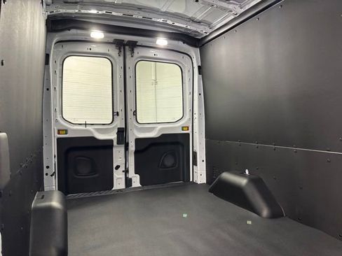 New 2026 Ford Transit 250 148 Medium Roof RWD image 10
