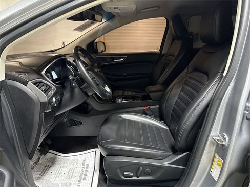 Used 2020 Ford Edge SEL image 18
