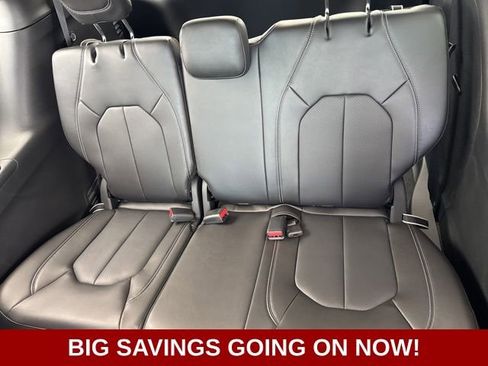 New 2026 Chrysler Pacifica Select image 17