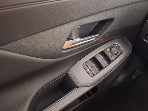 Used 2026 Nissan Sentra SV w/ SV Convenience Package FWD image 22