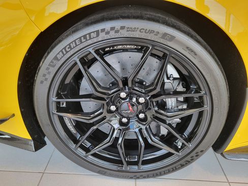 New 2025 Chevrolet Corvette Z06 w/ Z07 Performance Package image 21