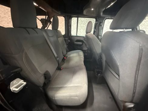 Used 2024 Jeep Wrangler Unlimited Sport AWD/4WD image 12