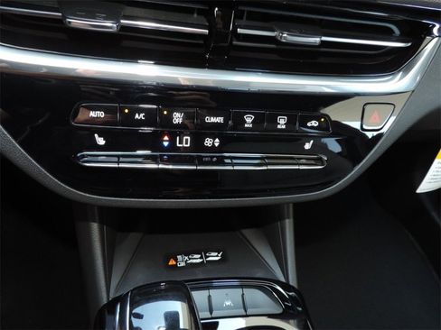 New 2026 Buick Envista Avenir image 19