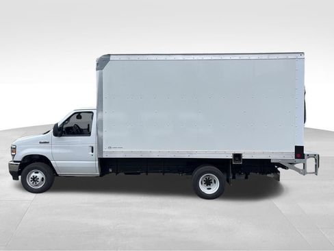 New 2027 Ford E-450 and Econoline 450 Super Duty w/ Power Equipment Group RWD image 2