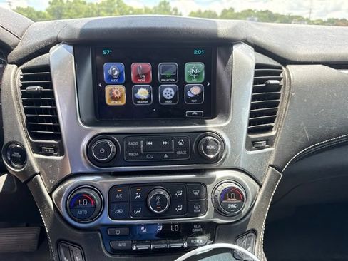 Used 2019 Chevrolet Suburban LT w/ LT Signature Package RWD image 16