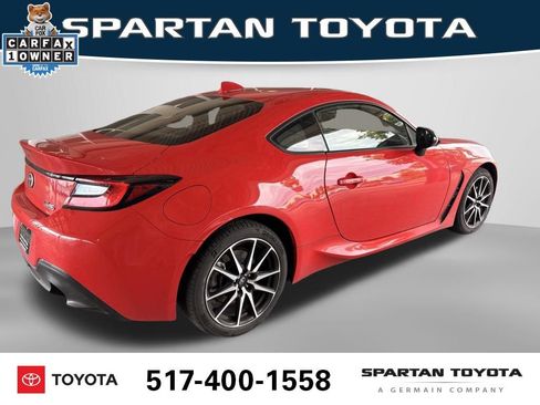 Used 2024 Toyota GR86 RWD image 7