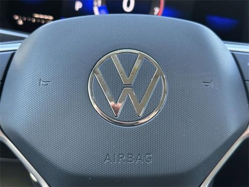 Used 2022 Volkswagen Tiguan S image 23