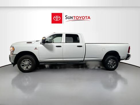 Used 2024 RAM 2500 Tradesman w/ Chrome Appearance Group AWD/4WD image 7