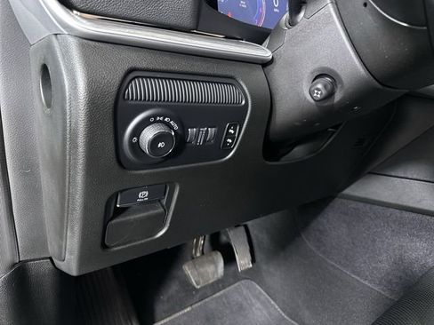 Used 2024 Jeep Wagoneer L Series III w/ Flexible Seating Group AWD/4WD image 18