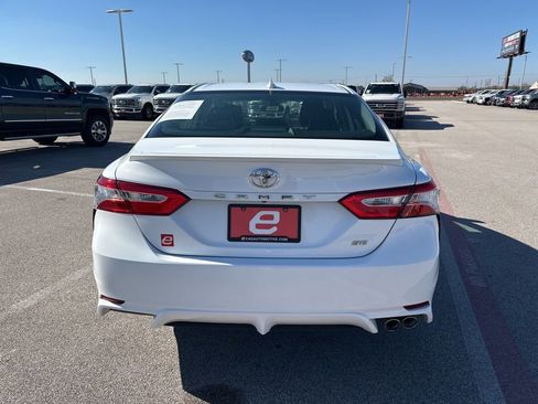 Used 2020 Toyota Camry SE image 7