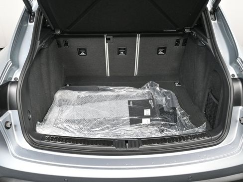 Certified 2025 Porsche Macan image 30