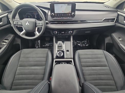 Used 2024 Mitsubishi Outlander SE AWD/4WD image 12