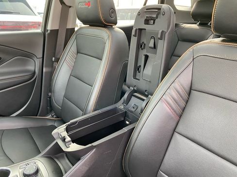 Used 2022 GMC Terrain AT4 w/ Infotainment Package II image 27