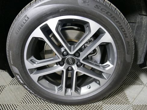 New 2025 Audi Q5 Premium image 9