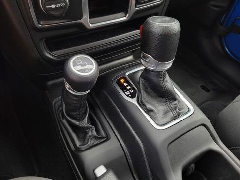 Used 2022 Jeep Wrangler Unlimited Sport image 18