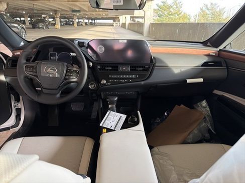 New 2025 Lexus ES 350 w/ Premium Package image 6