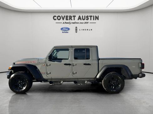 Used 2021 Jeep Gladiator Mojave image 2