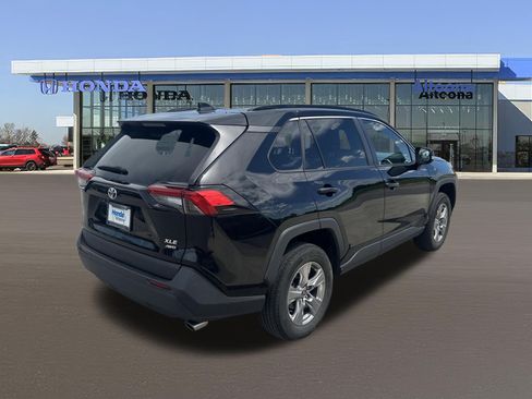 Used 2023 Toyota RAV4 XLE AWD/4WD image 4