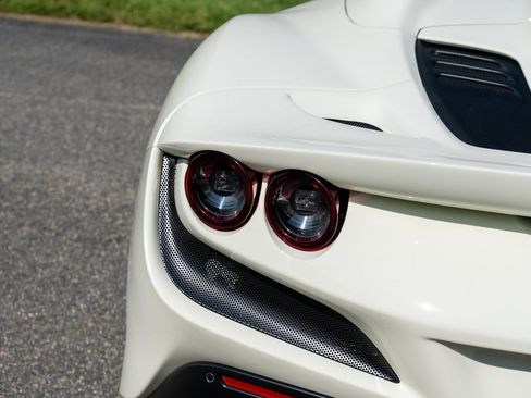 Used 2022 Ferrari F8 Tributo RWD image 14