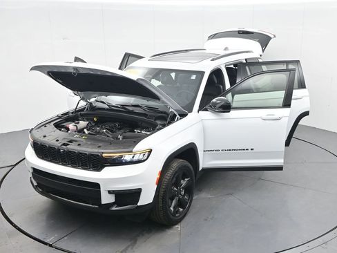 Used 2025 Jeep Grand Cherokee L Limited w/ Luxury Tech Group II image 43