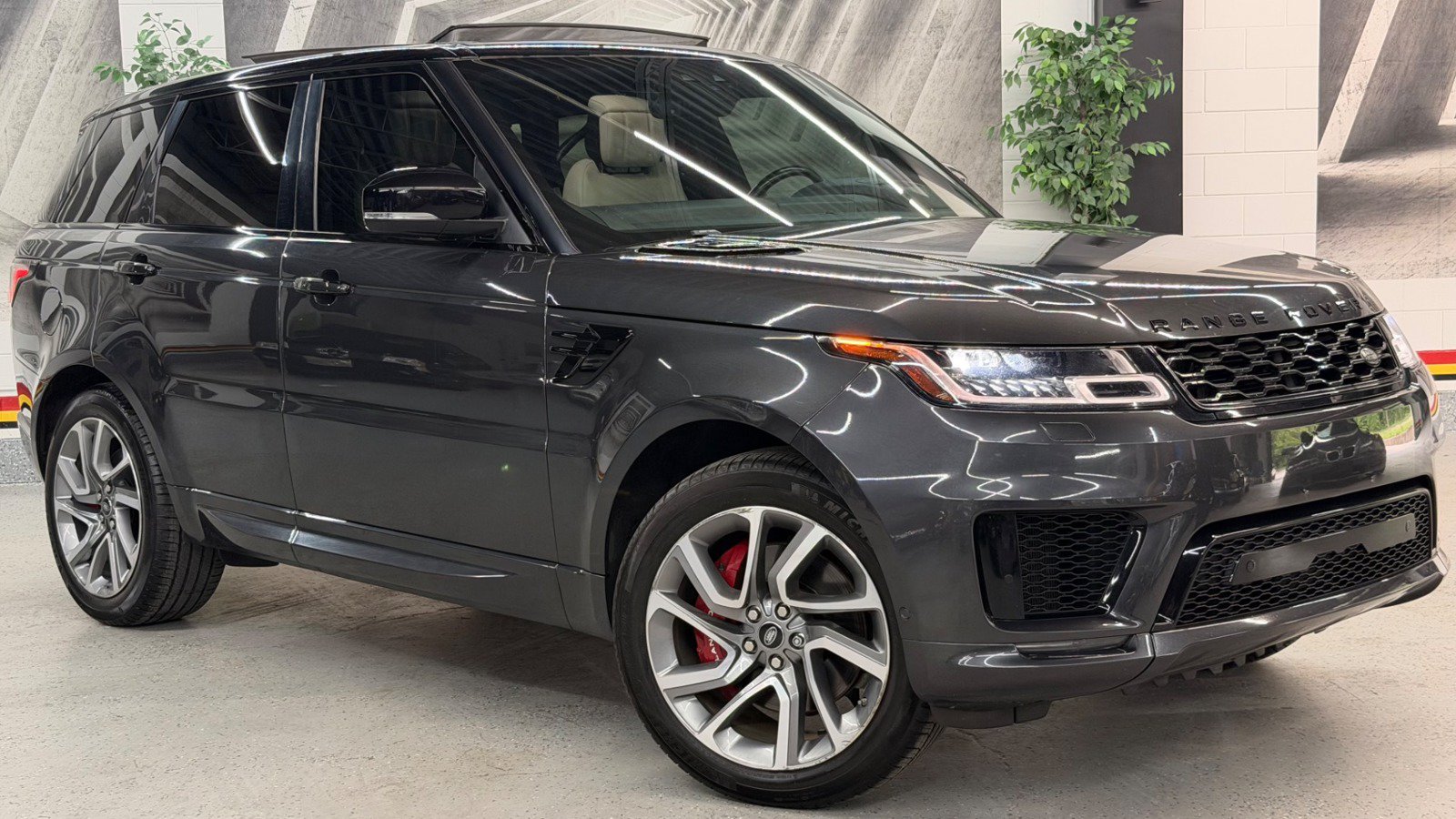 Used 2018 Land Rover Range Rover Sport HSE Dynamic AWD/4WD image 1