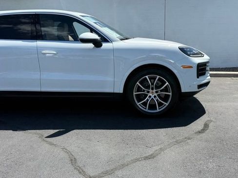 Used 2025 Porsche Cayenne AWD/4WD image 9