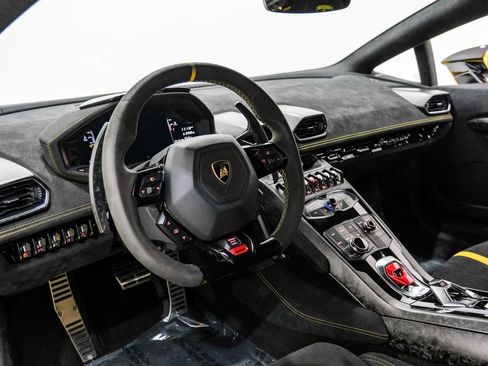 Used 2018 Lamborghini Huracan Performante image 5