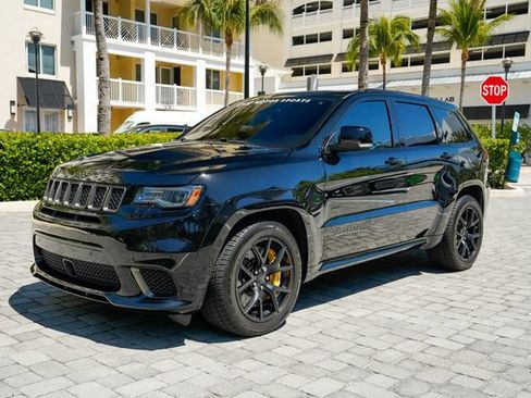 Used 2018 Jeep Grand Cherokee Trackhawk AWD/4WD image 9