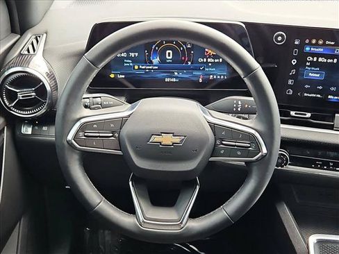 Certified 2025 Chevrolet Equinox LT FWD image 14
