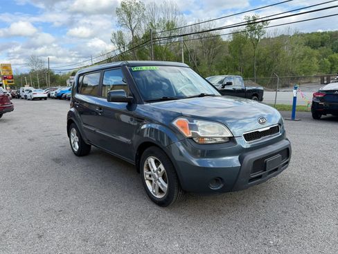 Used 2011 Kia Soul + w/ Audio Pkg FWD image 3